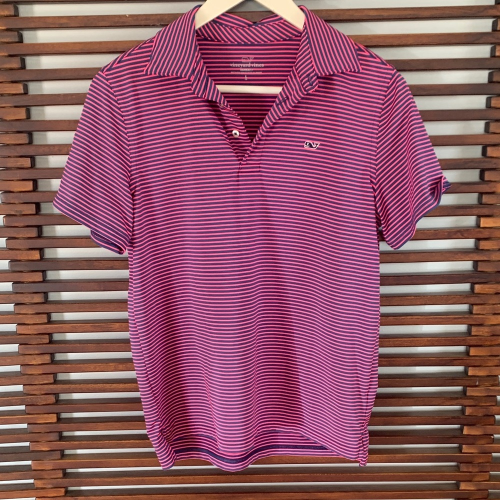 Vineyard Vines top